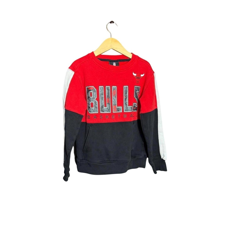 NBA Chicago Bulls Boys Size 6 Crewneck Sweatshirt Red Black Basketball Graphic
